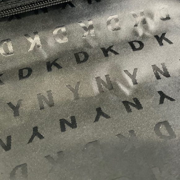 DKNY BRYANT PARK SAFFIANO LEATHER CROSSBODY BAG - Picture 6 of 9